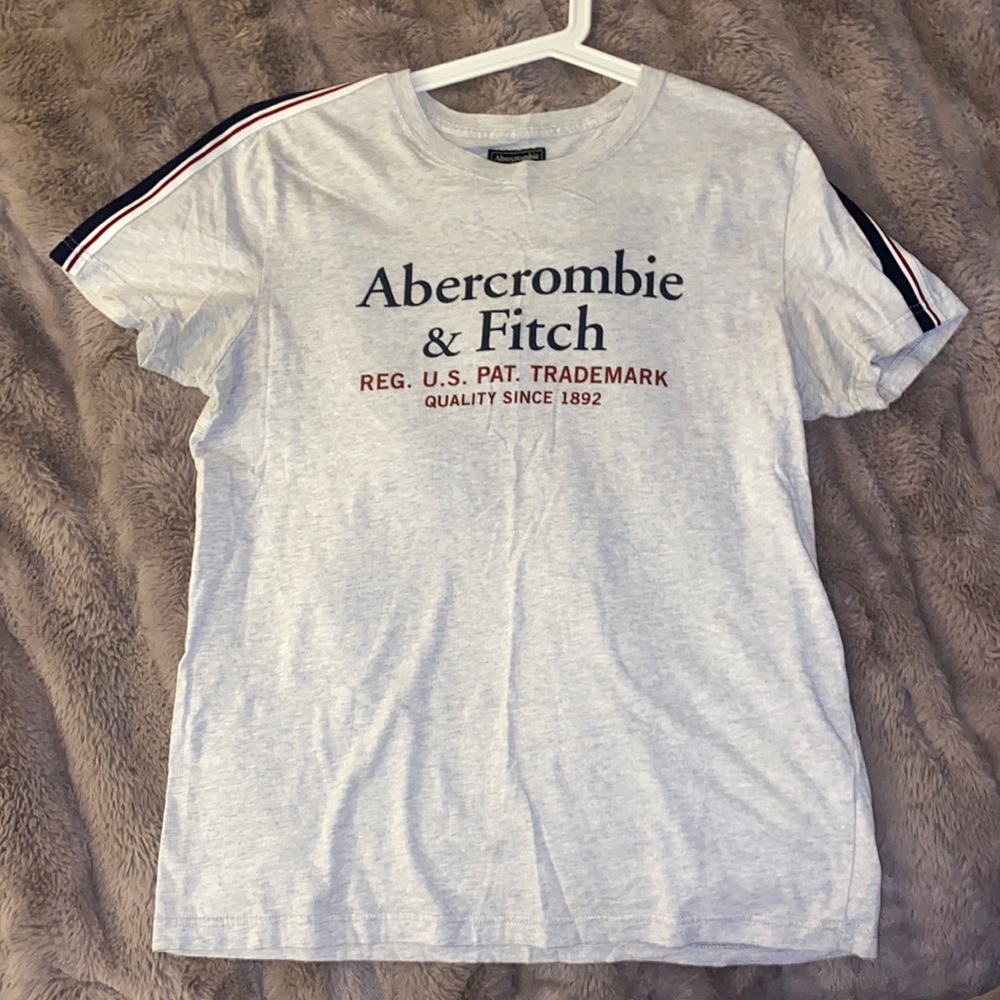Abercrombie & fitch tshirt